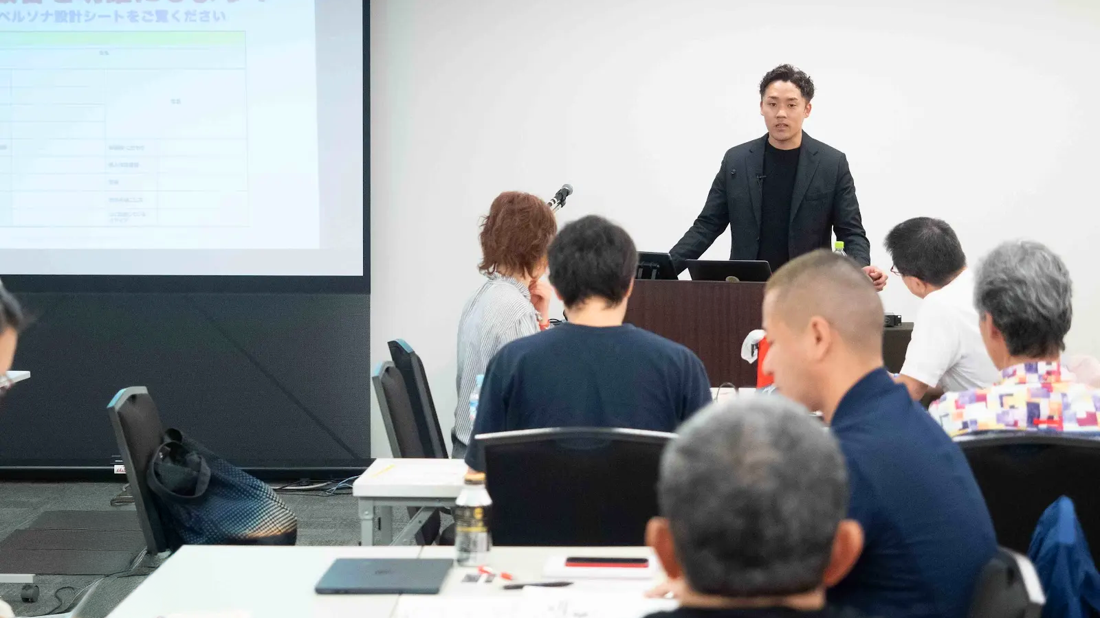 株式会社シャイニングステージのセミナー風景